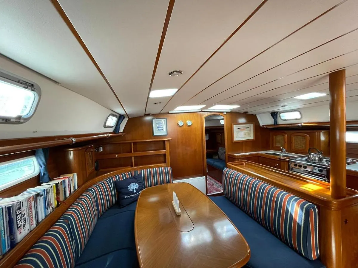 Hotel Beautiful And Comfortable Sailboat With Secure Parking Available Barcelona Hiszpania